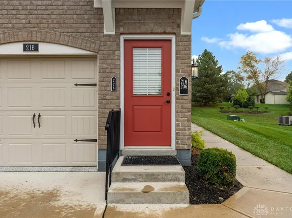 226 Old Pond Rd, Springboro, OH 45066