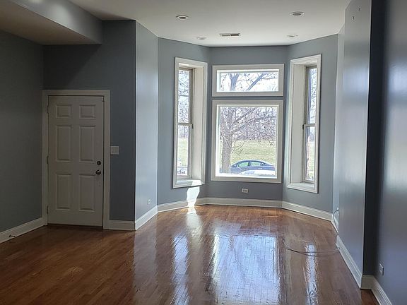 5th image of 3848 S Lake Park Ave #1