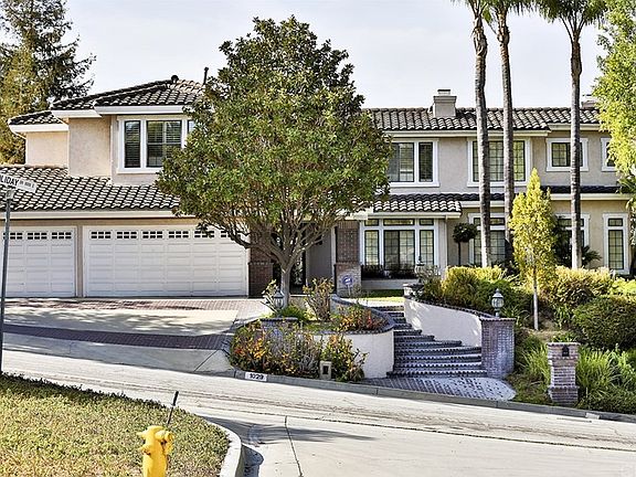 2nd image of 1029 Holiday Dr