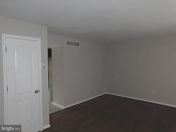 4th image of 1509 Harford Square Dr