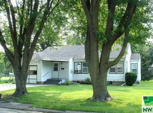 207 NW 8th St, Pocahontas, IA 50574