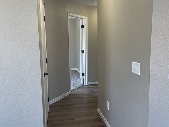 2nd image of 525 Morgan Ln #16