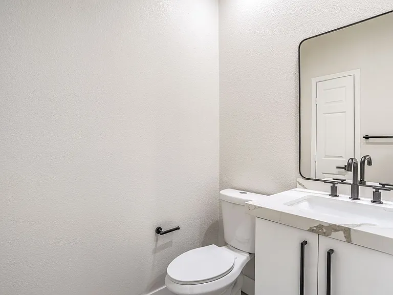 8910 Minsk Ct — Photo 16