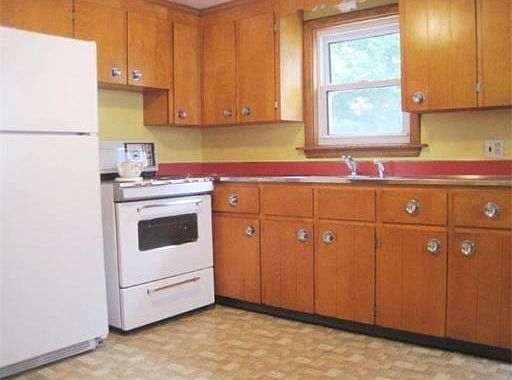4th image of 536 Nahatan St