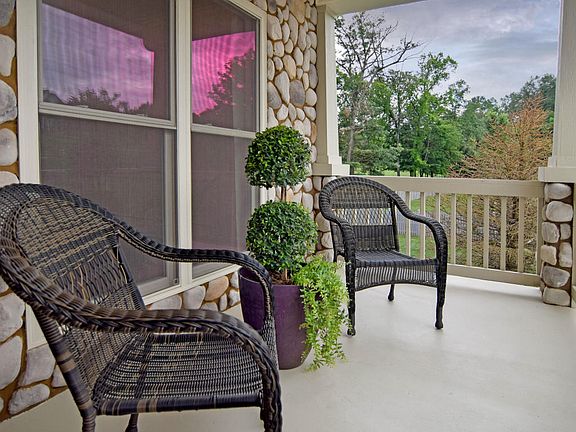 5th image of 412 Isaiah Cir