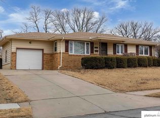 2908 Betty St, Bellevue, NE 68147