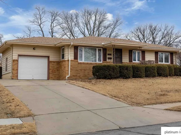 2908 Betty St, Bellevue, NE 68147