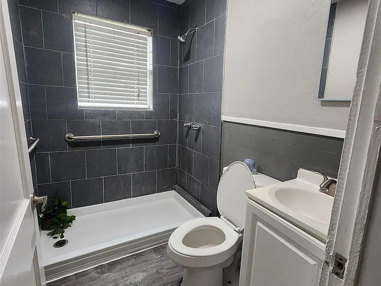 6203 Hoffman St — Photo 18
