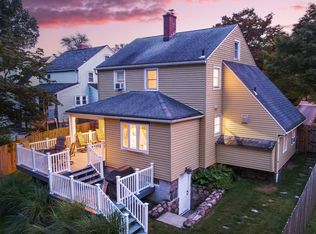 83 Courtland Hill St, Stamford, CT 06906