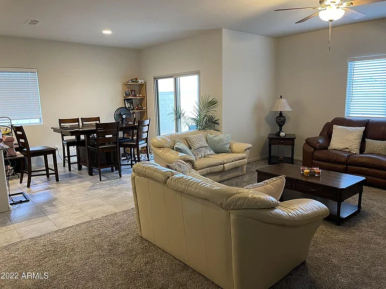 43745 W Yucca Ln — Photo 3