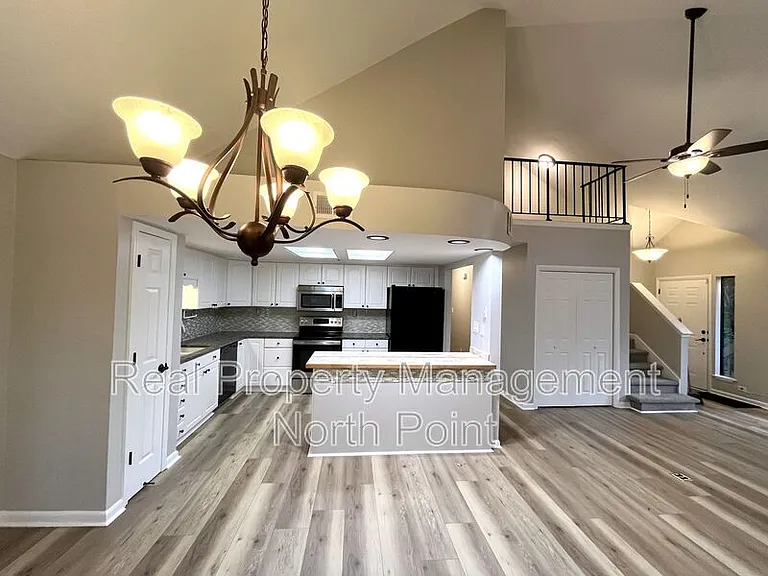 3030 Steeplechase Dr — Photo 10