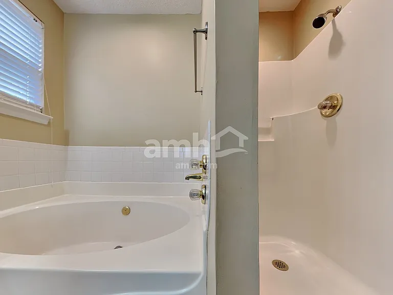 1617 E Blairmont Dr — Photo 13