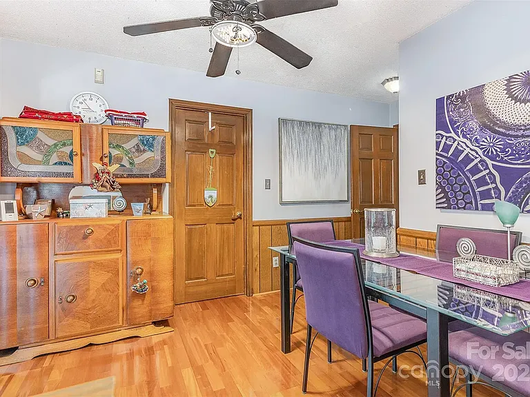 929 Autumnwood Ln — Photo 5