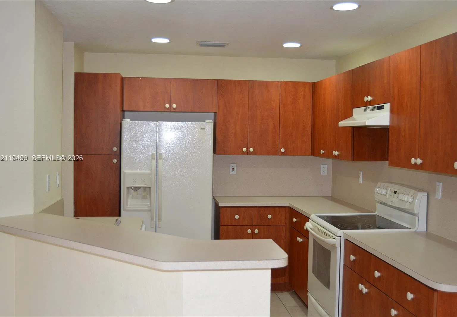 Park Lakes Sec 3 — Photo 3