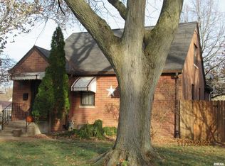 926 24th St, Moline, IL 61265
