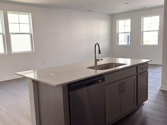 4th image of 3209 Gypsum Dr
