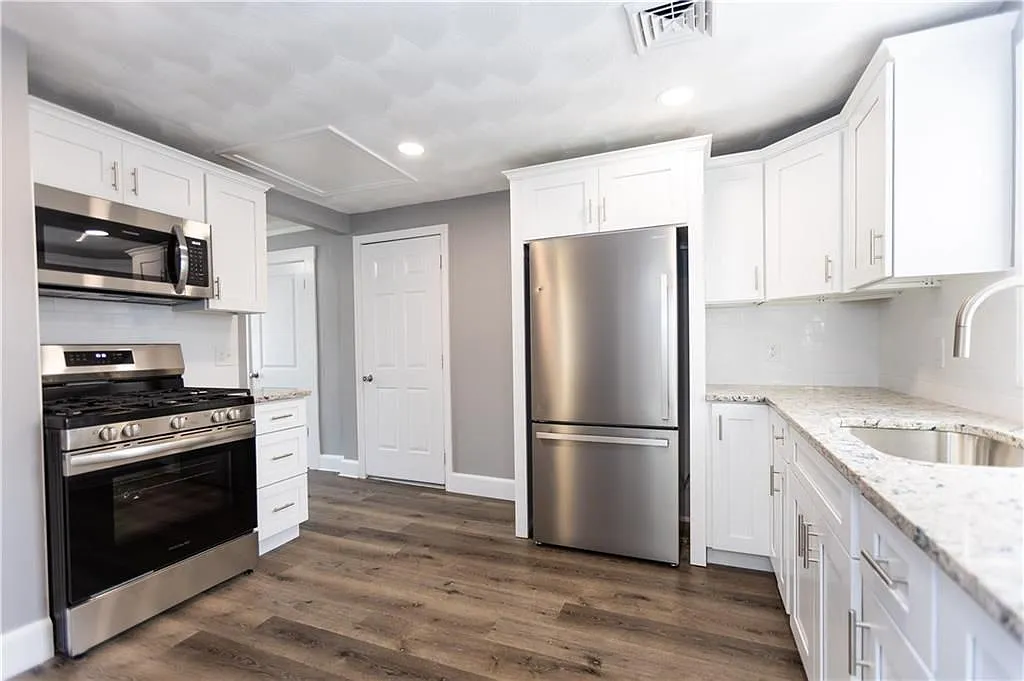 2 bed, 1.0 bath, 650 sqft, $1,950 — Photo 1