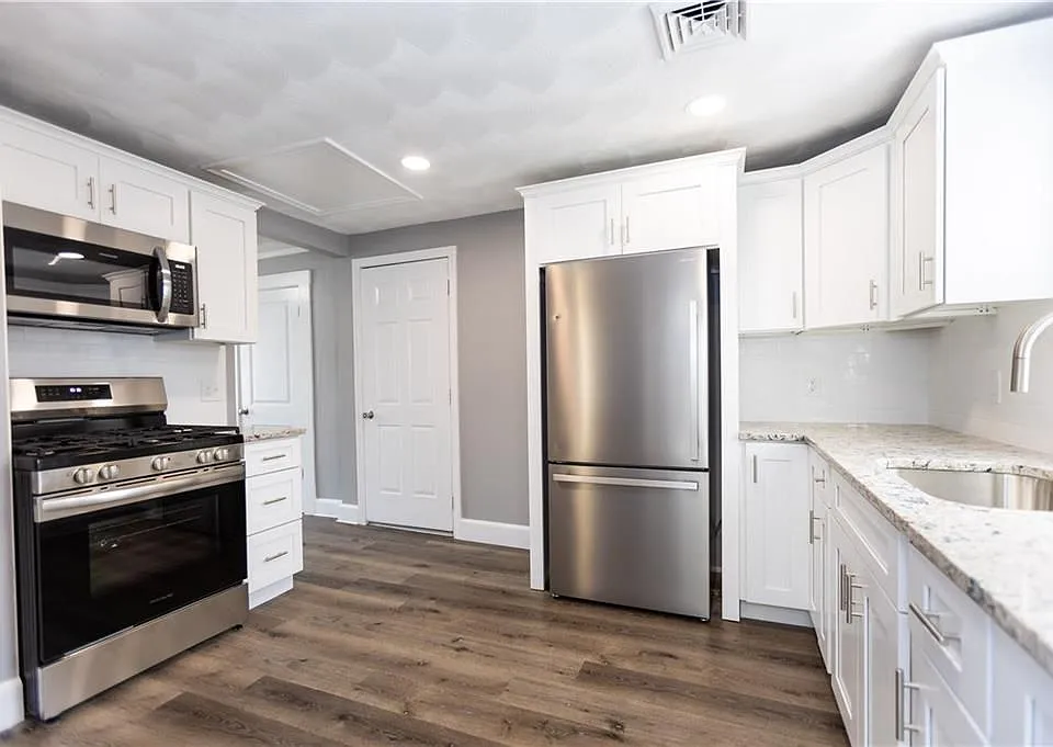 141 Stanton Ave #2