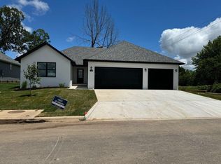 1116 N Walleye St, Nixa, MO 65714