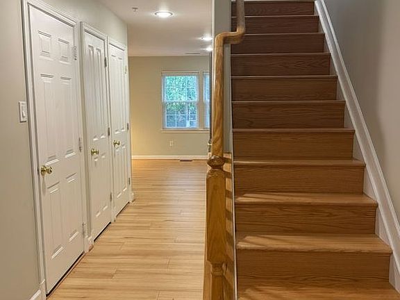 2nd image of 5407 Commerce Row