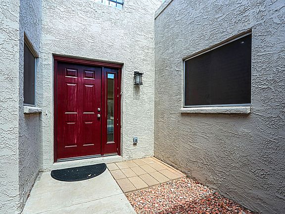 2nd image of 1106 E Cochise Dr