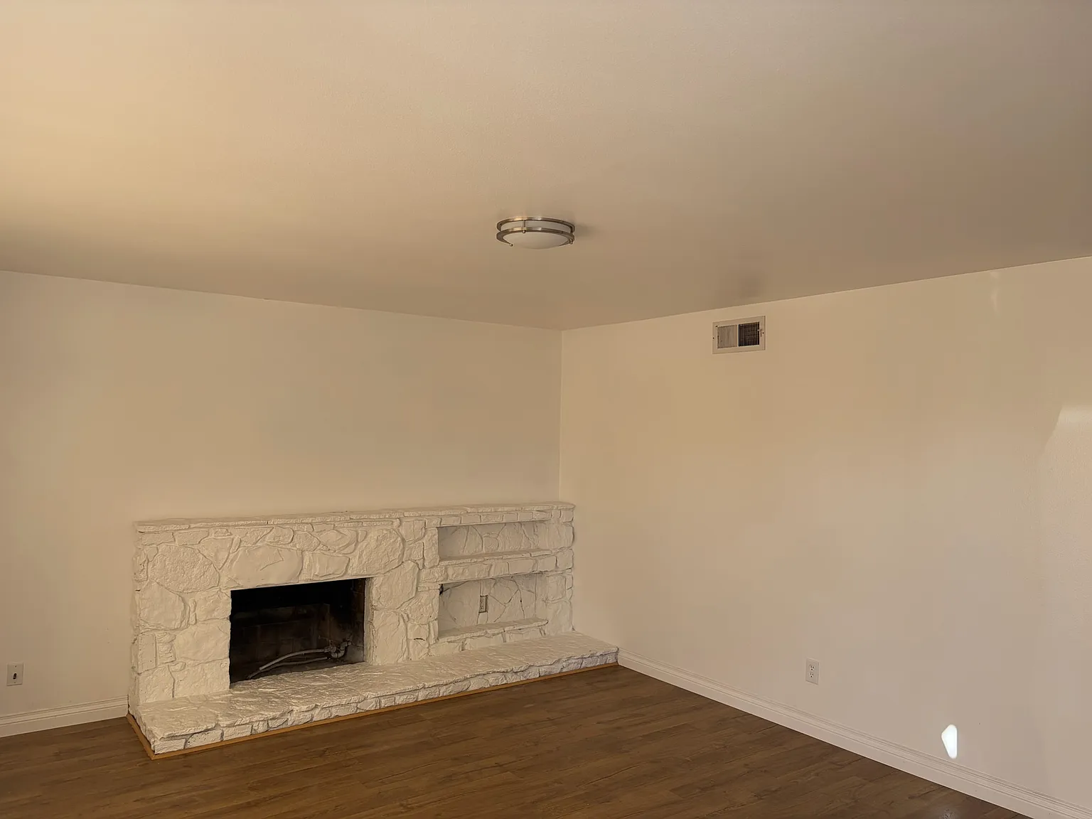 4 bed, 1460 sqft, $3,450 — Photo 1