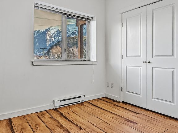 4th image of 1411 Portage Rd #208