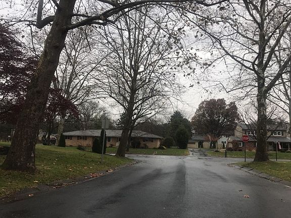 5th image of 1307 Woodland Cir