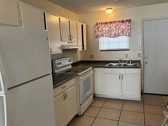 2nd image of 1554 Patrick Ave