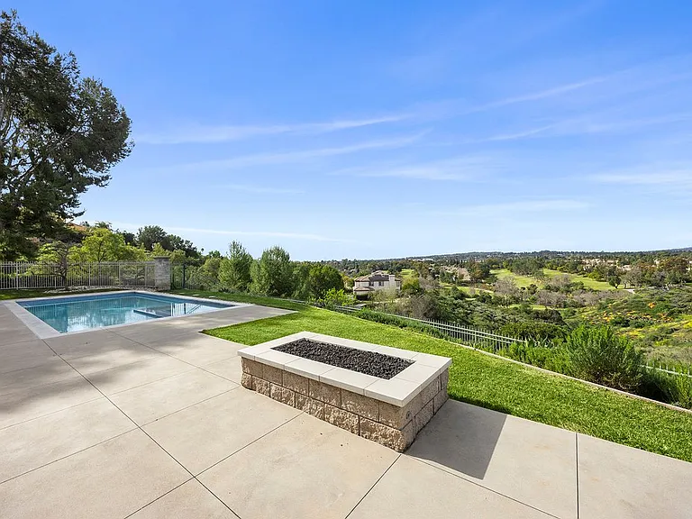 2309 Skyline Dr — Photo 13