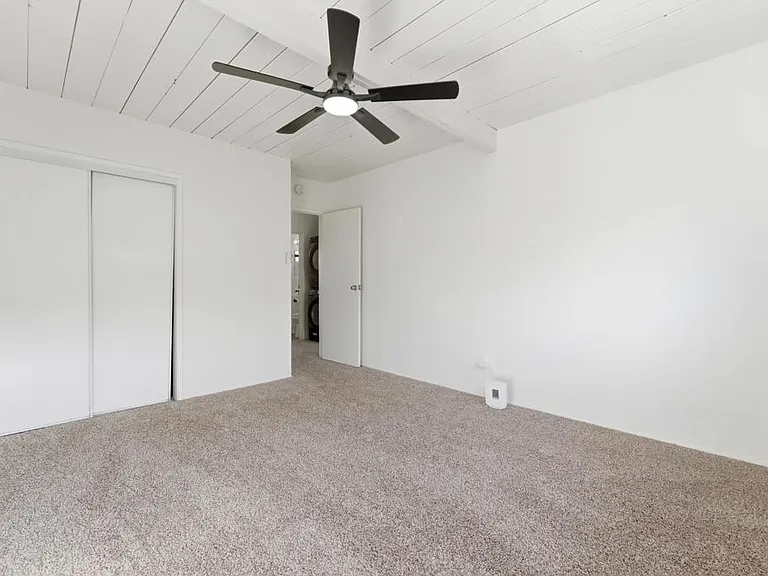 4206 E Division St — Photo 11