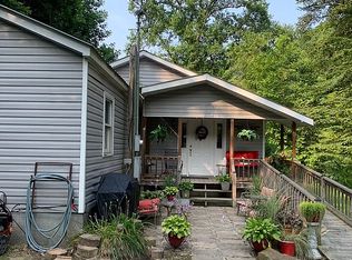 1024 Collins Crk, Warfield, KY 41267