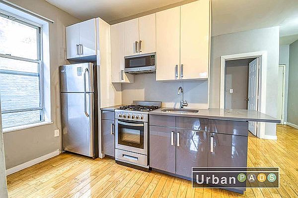 1st image of 1601 Park Pl #3B