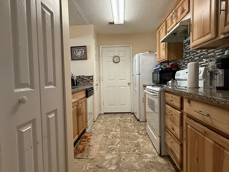 1231 Ladys Island Dr — Photo 10