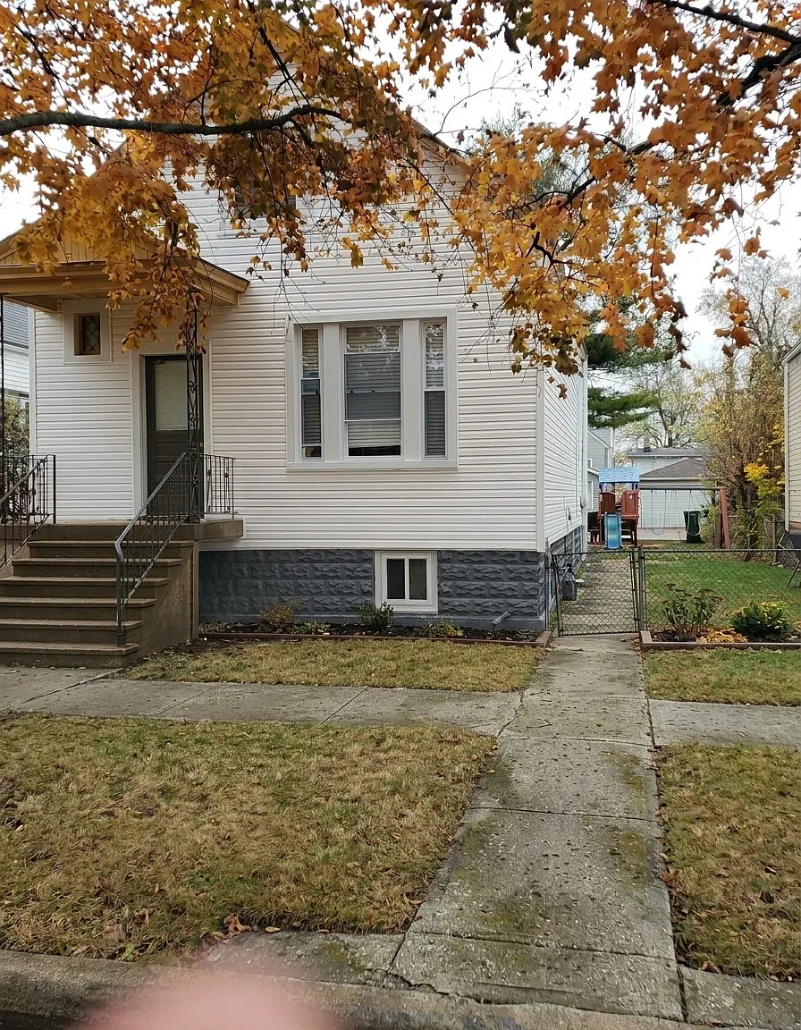 3 bed, 1250 sqft, $2,500 — Photo 1