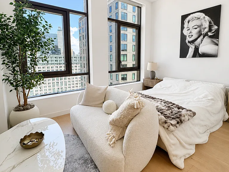 480 Kent Ave #14E — Photo 3