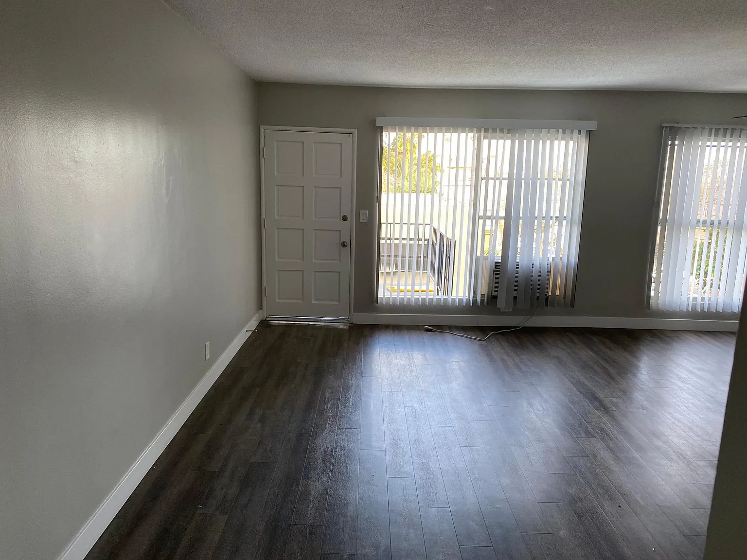 1 bed, 693 sqft, $2,050 — Photo 1