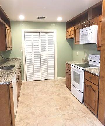 4th image of 8215 Alton Blvd