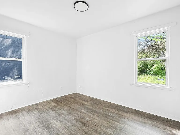 Unit Photo