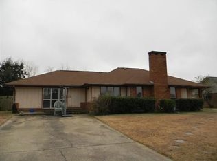 61 Woodforest Dr, Gulfport, MS 39503
