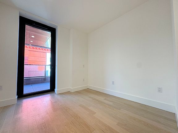 4th image of 260 Gold St #1006JJ