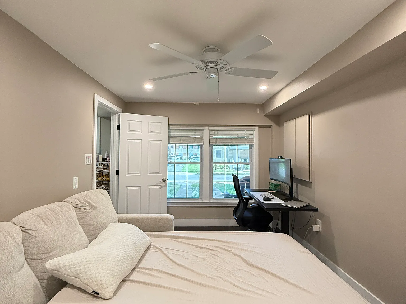 3 bed, 2.5 bath, 1440 sqft, $4,200 — Photo 3