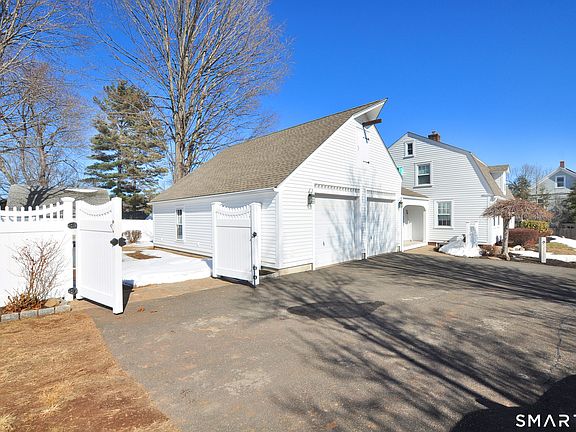 3rd image of 537 Center Street