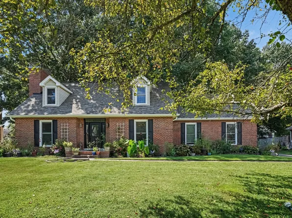 225 Longwood Ln, Clarksville, TN 37043