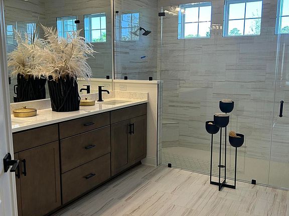 3rd image of 3041 FIERA VISTA Drive