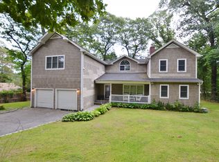 16 Colonial Dr, Huntington, NY 11743