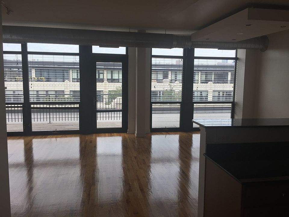1st image of 1151 W 15th St Unit 417