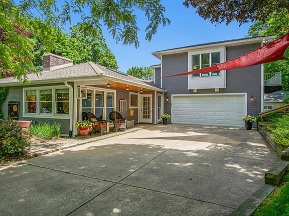 2nd image of 721 Soule Blvd