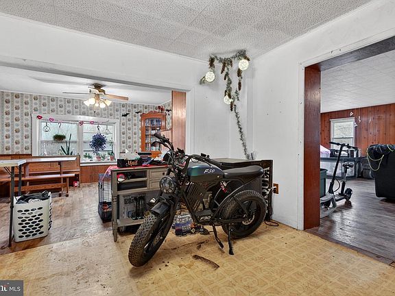 4th image of 272 Slackwater Rd