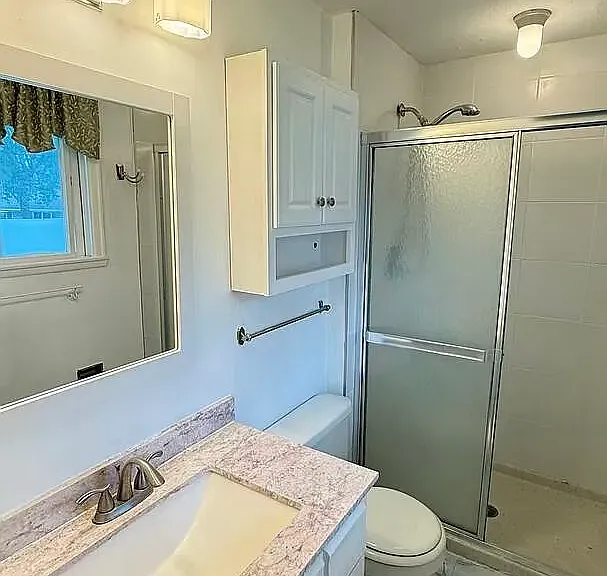 Master Room Bathroom